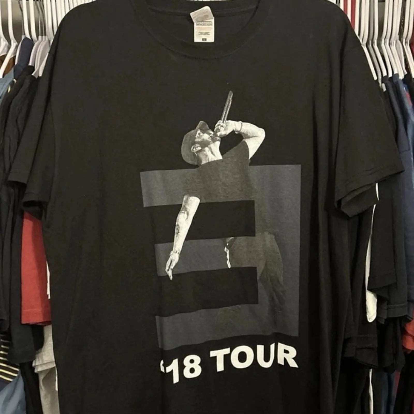 Eminem 2018 Revival Europe Tou - đánh giá và giá Vintage Fashion Revival