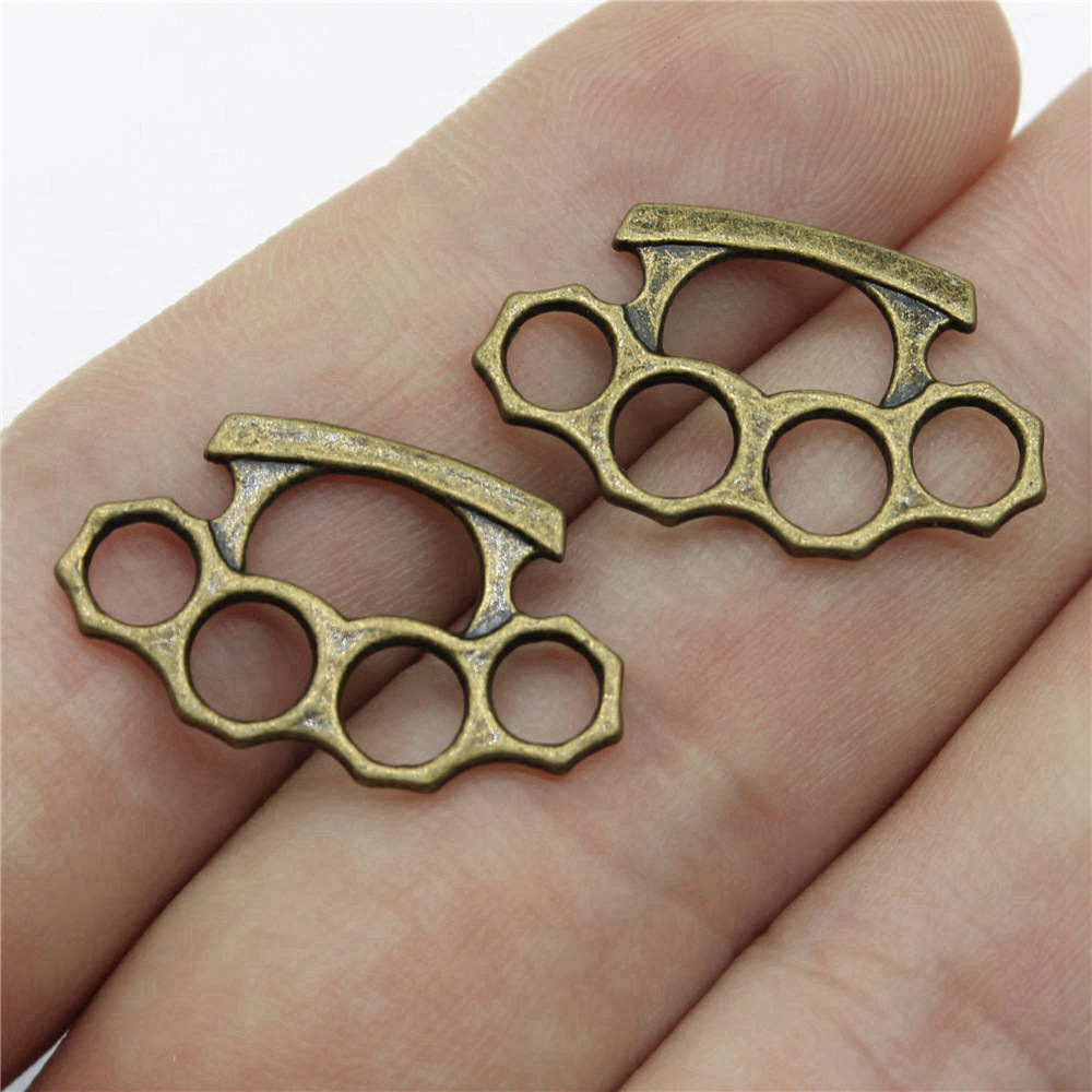 Fighting War Charms Pendant Ch - đánh giá và giá Vintage Fashion Stuff
