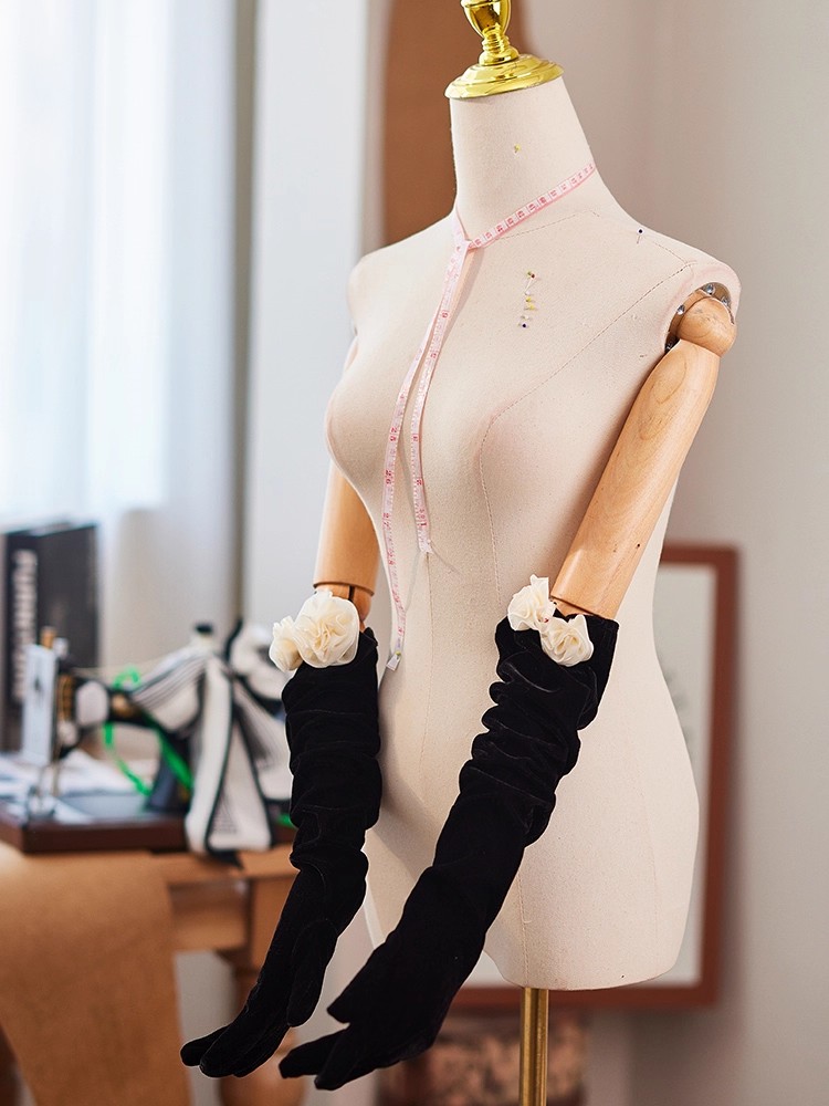 Women's Elegant Black Flower L - đánh giá và giá Vintage Fashion Photographers