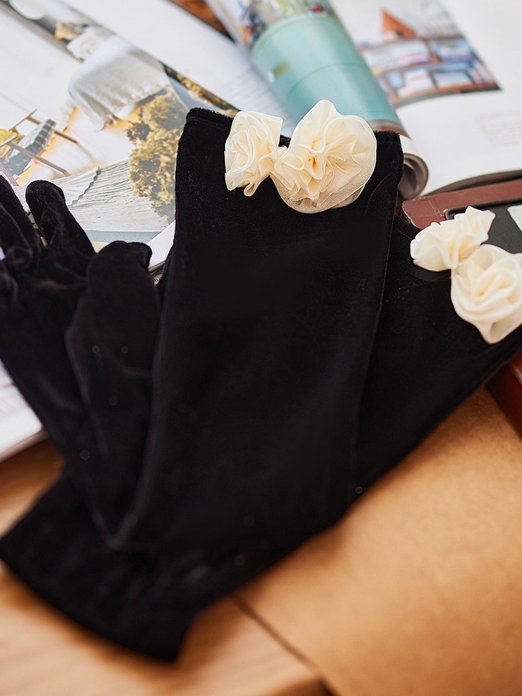Women's Elegant Black Flower L - đánh giá và giá Vintage Fashion Photographers