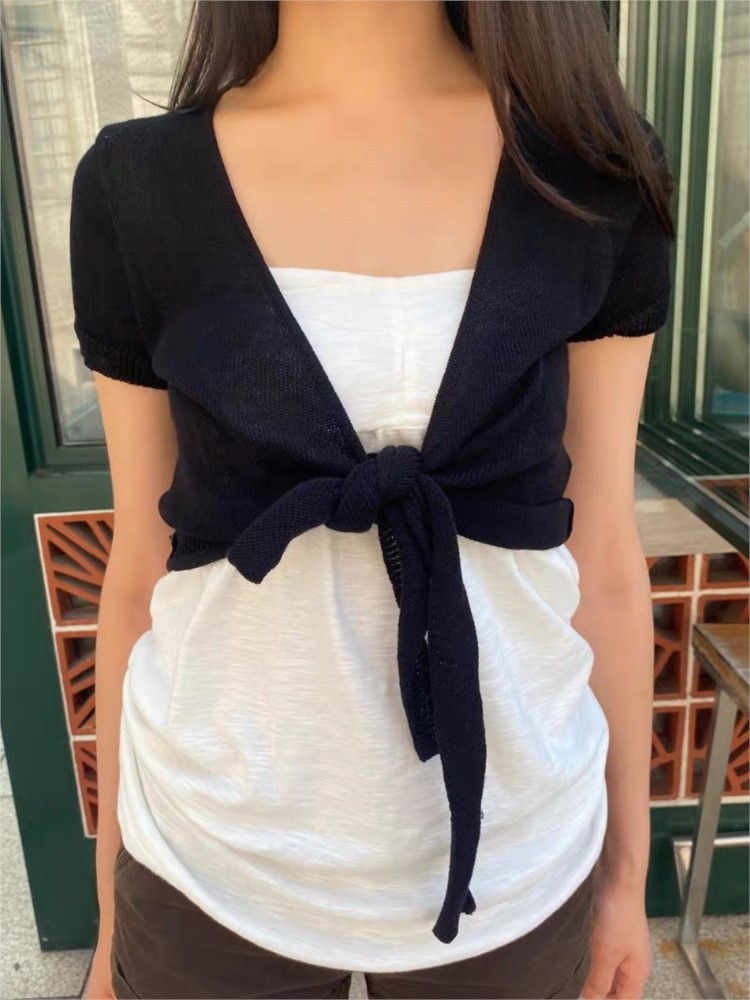 Black Cropped Lace-up Cardigan - đánh giá và giá Crop Cardigan Vintage