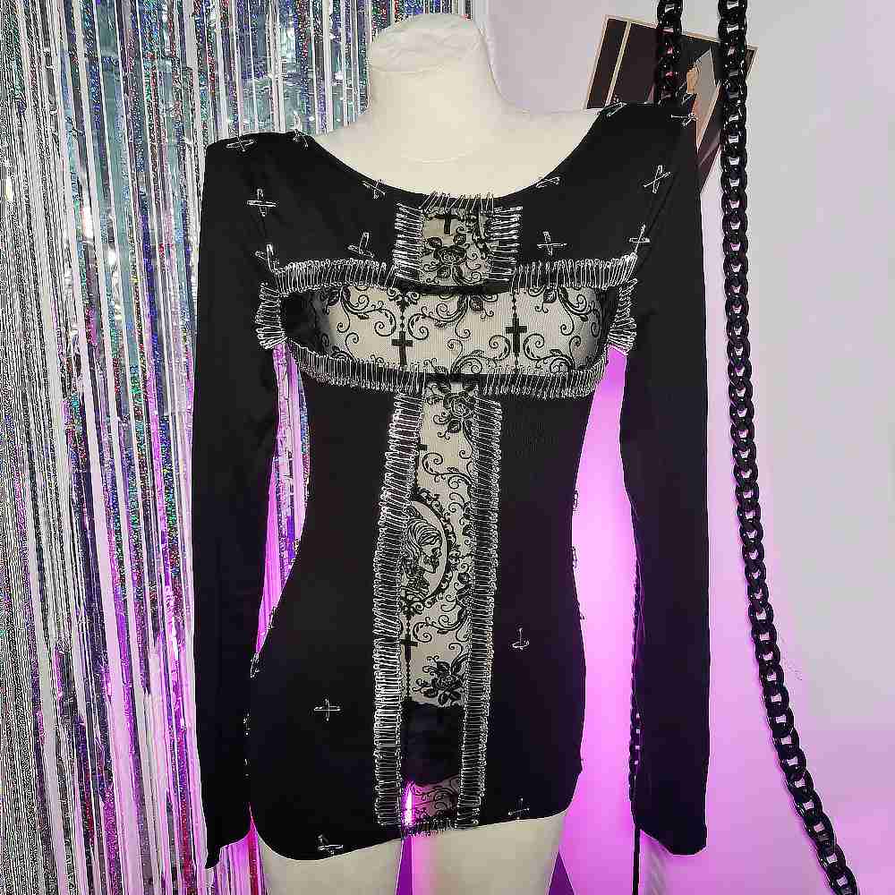 Emo Gothic T-Shirt 90s Vintage - đánh giá và giá Vintage Fashion Revival