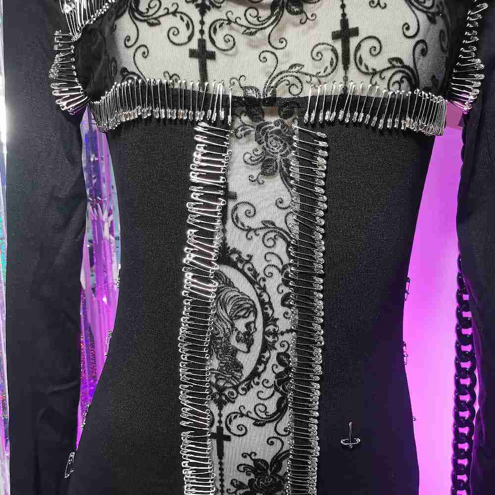 Emo Gothic T-Shirt 90s Vintage - đánh giá và giá Vintage Fashion Revival